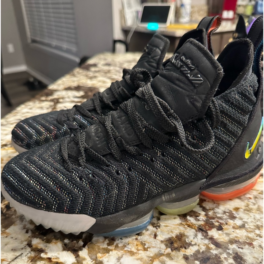 LeBron 16 iPromise